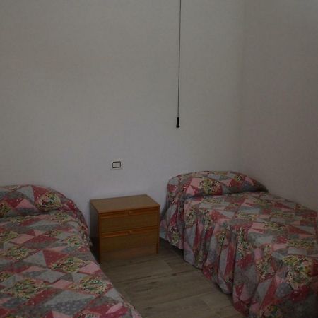 Appartamento Vacanza Da Luisa San Giovanni Suèrgiu Exterior foto