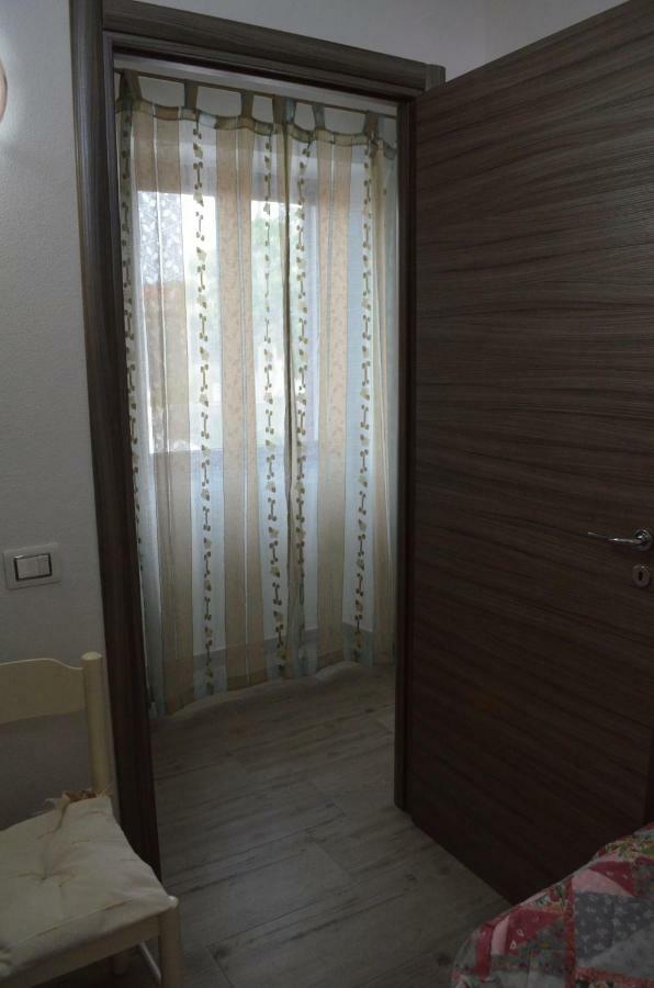 Appartamento Vacanza Da Luisa San Giovanni Suèrgiu Exterior foto